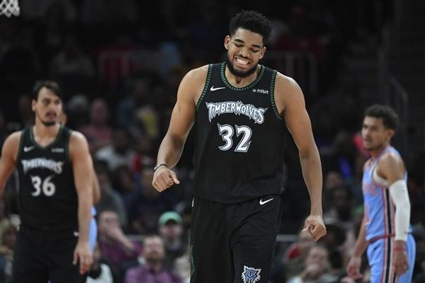 穆勒与梅西交手记录：穆勒正式比赛7胜1负，周末将...（穆勒vs梅西历史战绩：正式赛穆勒7胜1负，周末再战）