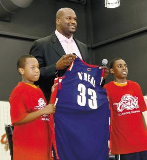 中国足协代表团访问法兰克福俱乐部，双方开展深度交流（中国足协代表团到访法兰克福俱乐部 双方就合作开展深入交流）