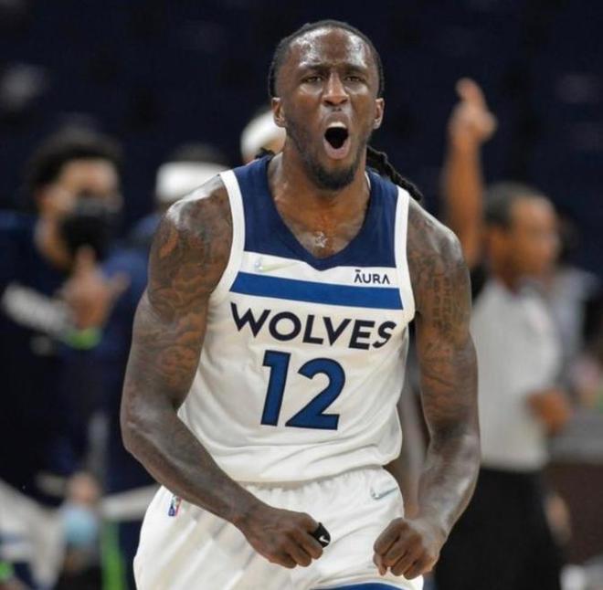 曼联锁定胖虎接班人！夏窗7000万求购水晶宫21岁帝星（曼联瞄准胖虎接班人：今夏7000万报价水晶宫21岁天才）