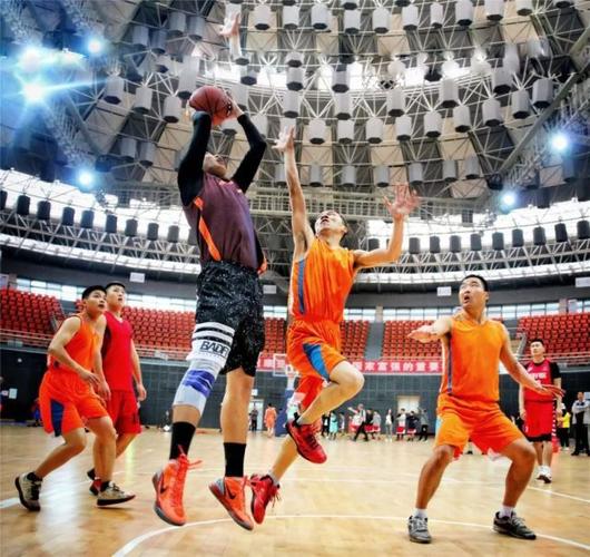 太阳报：52岁切尔西名宿马克莱莱担任环球小姐大赛评委（《太阳报》：52岁切尔西传奇马克莱莱出任环球小姐评委）