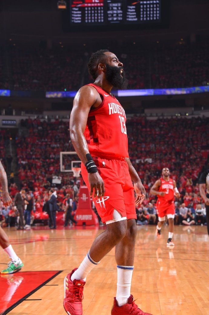 博格丹和乔丹·米勒不在伤病名单中，明天对阵火箭迎来复出（博格丹与乔丹·米勒已脱离伤病名单，明日对阵火箭将复出）