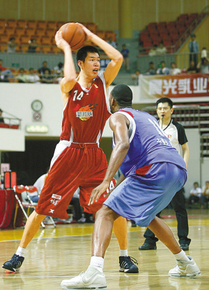 卫报：曼联新球场计划受阻，在买地谈判方面陷入僵局（卫报：购地谈判停滞，曼联新球场项目受挫）