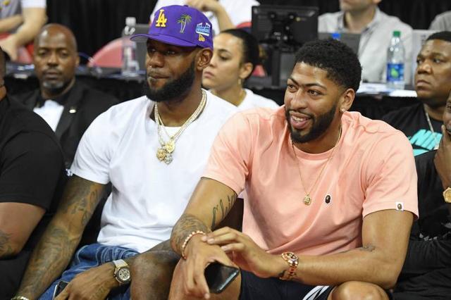 世体：热刺将久保建英列入冬窗引援名单，球员解约金6000万欧（世界体育报：热刺将久保建英纳入冬窗引援清单，解约金为6000万欧元）