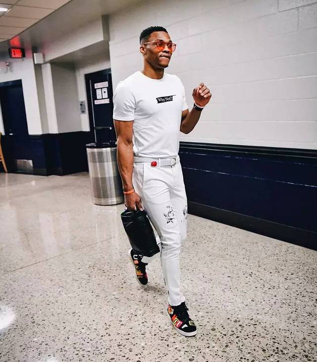 火箭哈登连续三场得分30+（火箭哈登三连场砍下30+）