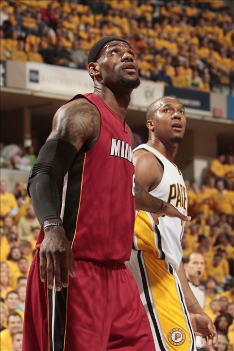 杜兰特稳定输出决定比赛走向（杜兰特稳健发挥左右战局）