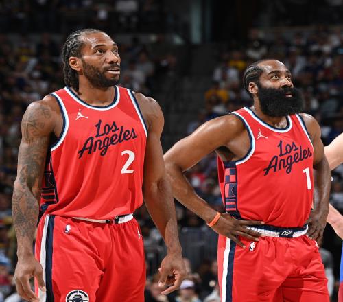 半场三分22中2！科尔：我们有很多优秀射手，命中率总会正常的（半场三分22投仅2中，科尔：我们射手多，命中率会回归正常）