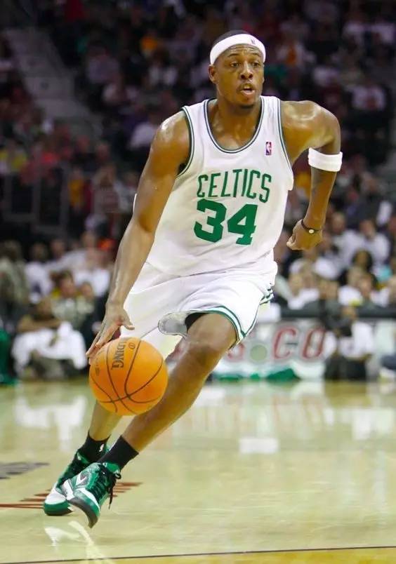 海登海姆vs弗赖堡：派林格、多施首发，金特尔、格里福出战（海登海姆对阵弗赖堡：派林格、多施先发，金特尔、格里福登场）