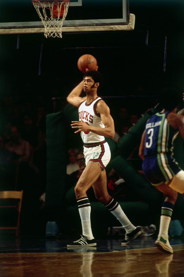 瓜帅麾下球员出场榜：B席421场居首，德布劳内381场次席（瓜迪奥拉执教期出场次数榜：B席以421场领跑，德布劳内381场位列第二）