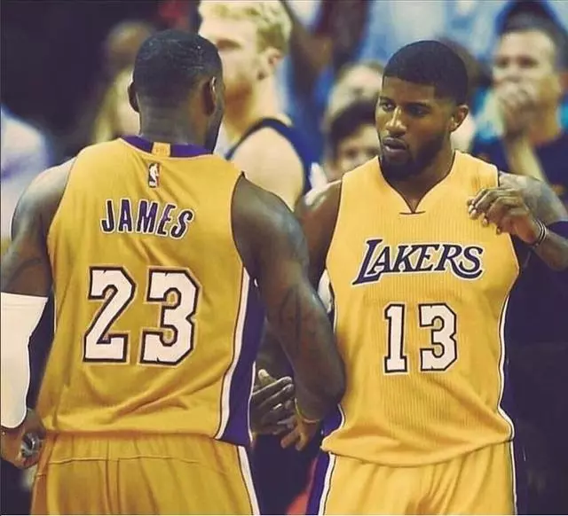 阿坎吉：在学校时发现自己擅长数学；想拥有泽林斯基的技术（阿坎吉：上学时察觉数学天赋，最想具备泽林斯基的技术）