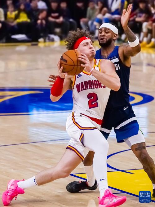 意甲10月最佳球员候选：恰尔汗奥卢、莱奥、安古伊萨在列（意甲10月最佳球员提名：恰尔汗奥卢、莱奥、安古伊萨入围）